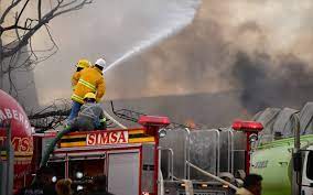 Grupo Simsa apaga incendio en Ciudad Industrial de Torreón
