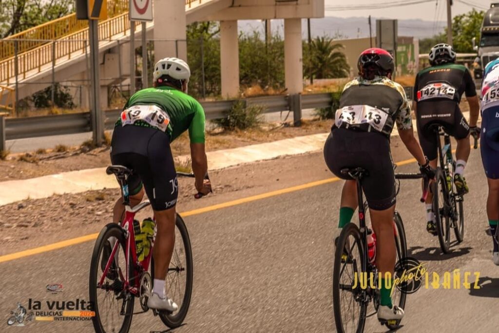 ¡Grupo Simsa rueda en la Vuelta Ciclista Delicias 2024! | Foto: T Reneéh Helguera 